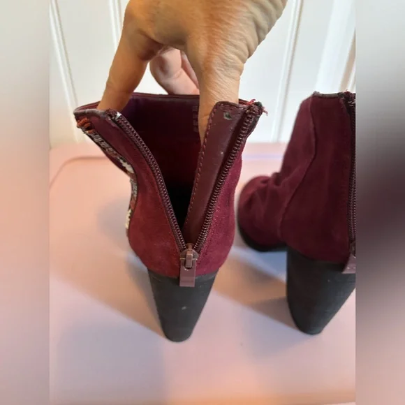 Sbicca Kolli Burgundy Suede Ankle Beaded Boots Booties, Size 8.5 - Picture 9 of 11